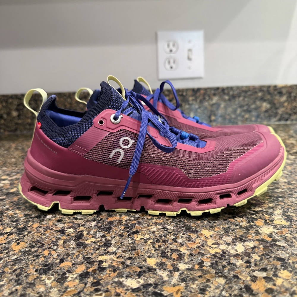 On Running Women's Athletic Shoes in Pink and Navy with Lime Accents 8.5